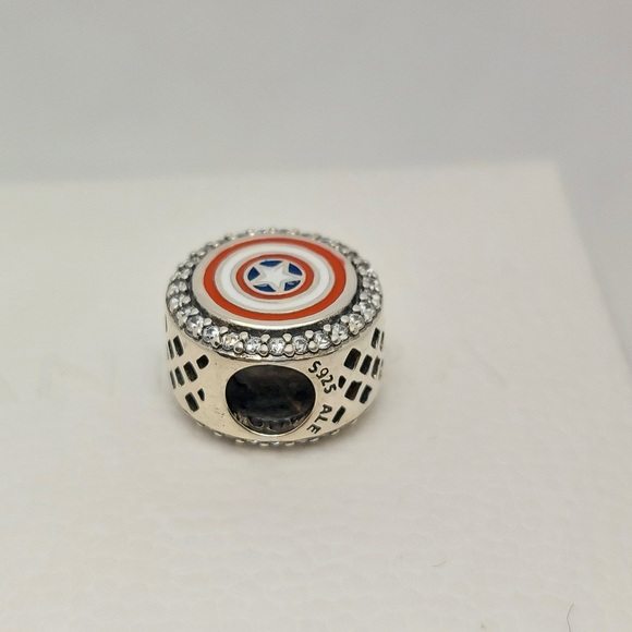 Pandora Marvel Captain America Silver 925 Charm New with gift box - Picture 3 of 4